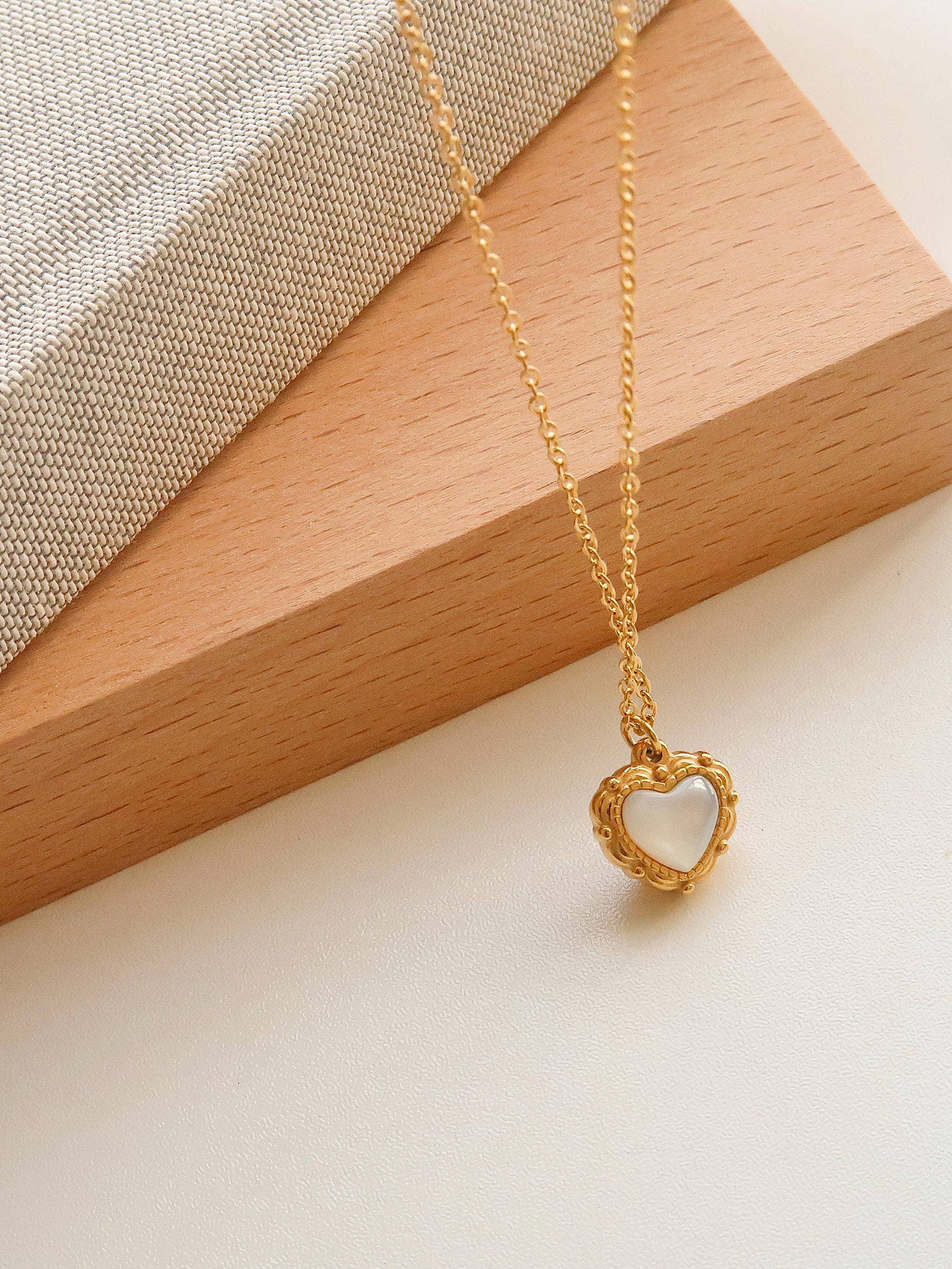 Vintage Heart Pendant Necklace Necklaces
