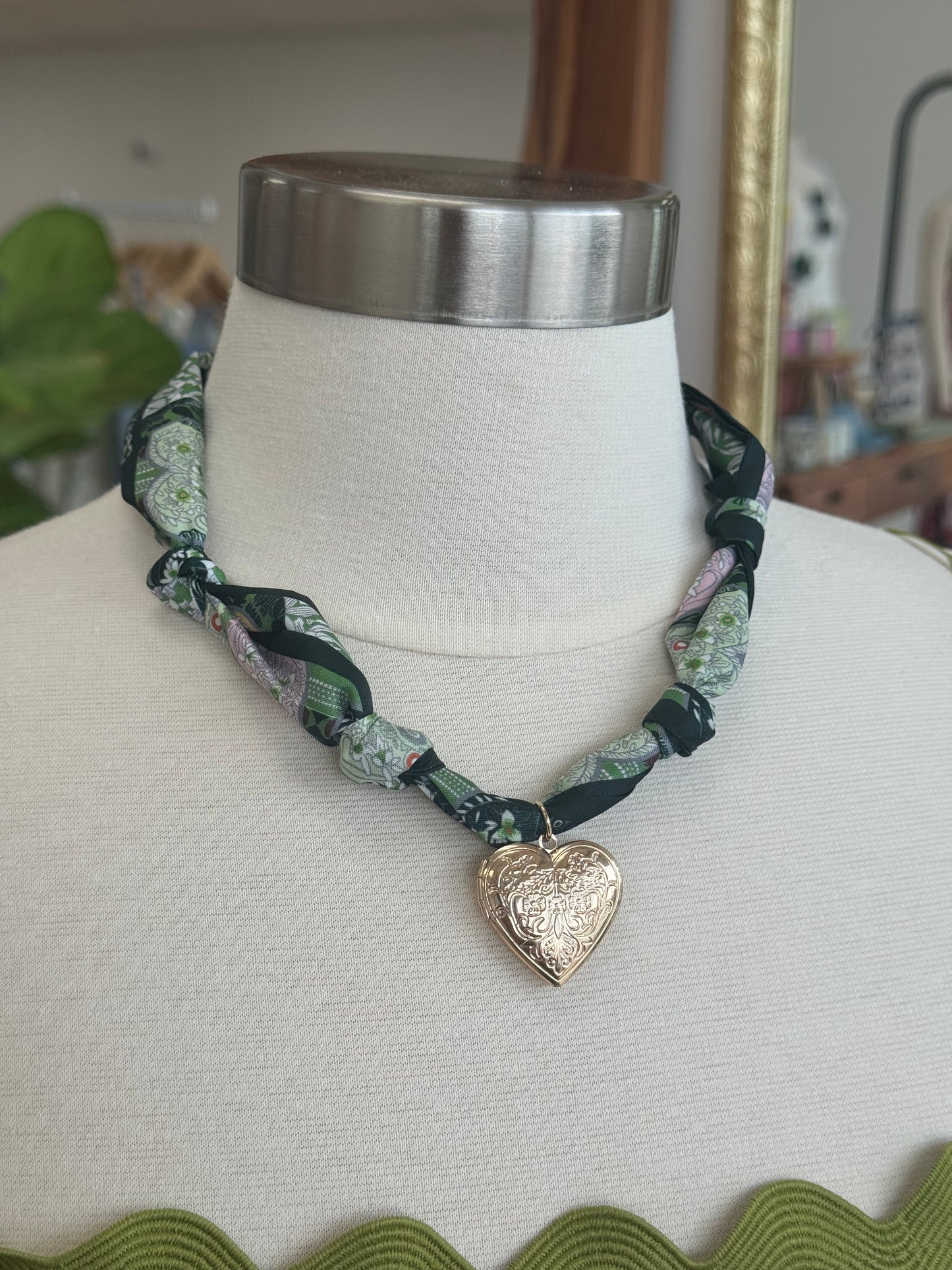 Handmade Scarf Necklace – Heart Necklaces