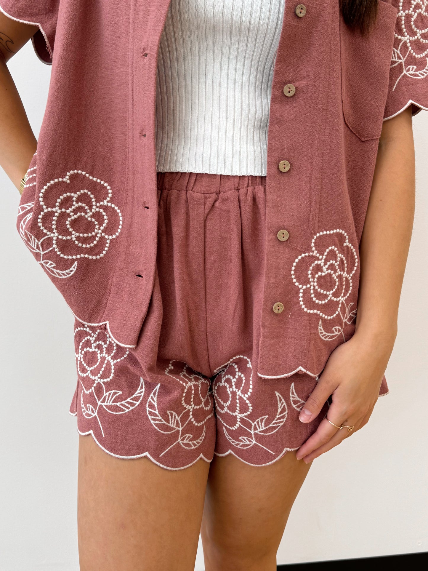 Linen Rose Embroidered Shorts Shorts