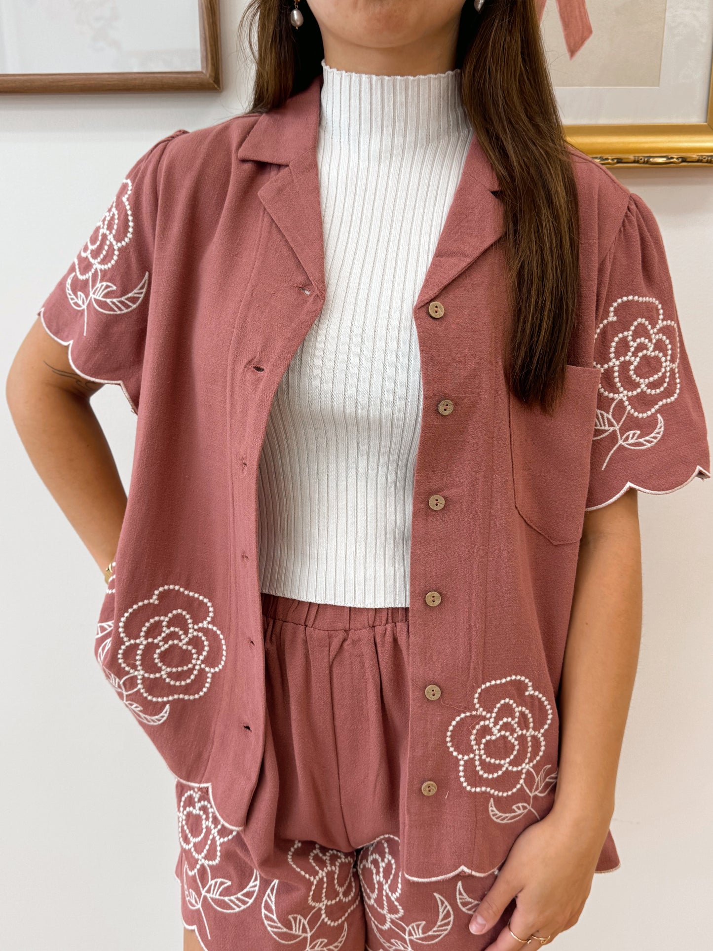 Linen Rose Embroidered Shorts Shorts