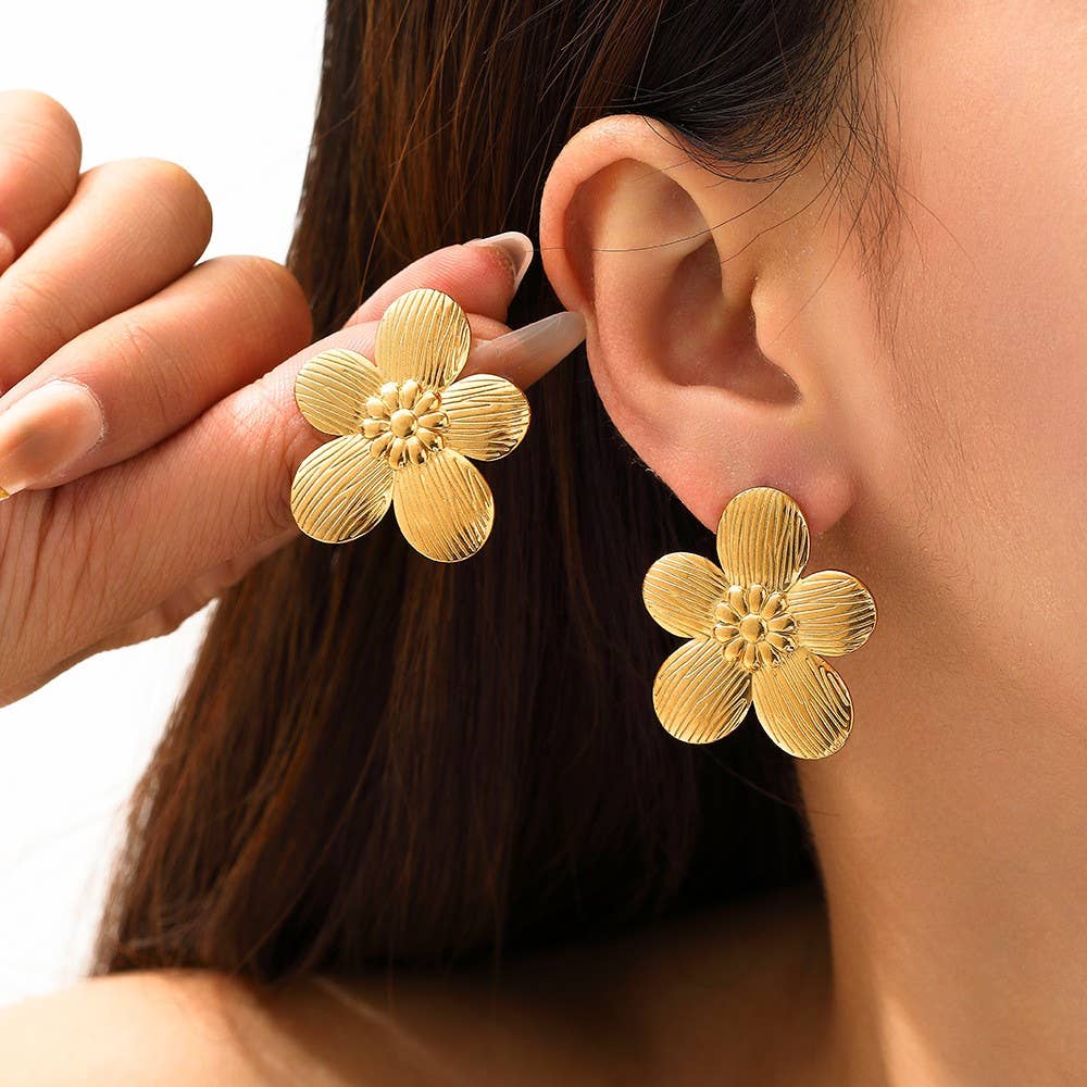 Vintage Flower Gold Earrings