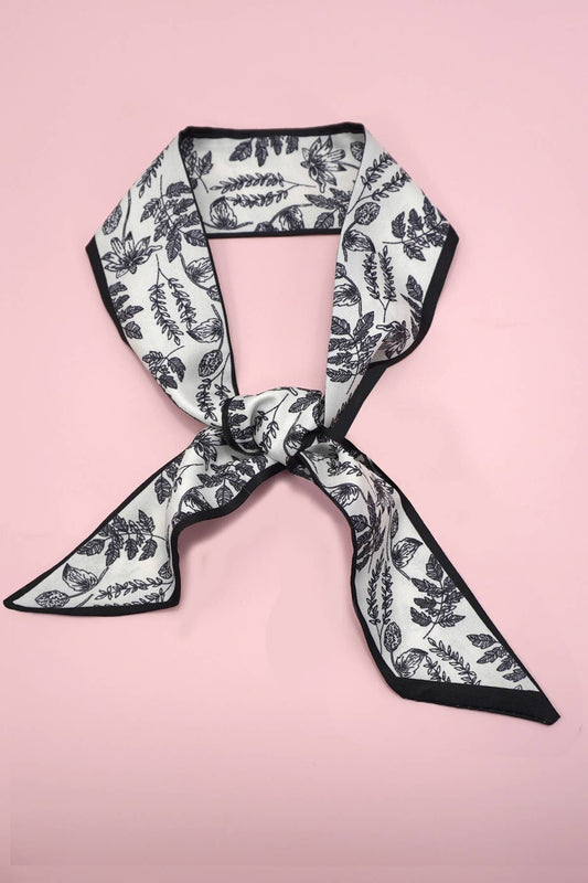 Skinny Black & White Scarf A