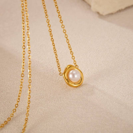 Dainty Pearl Necklace