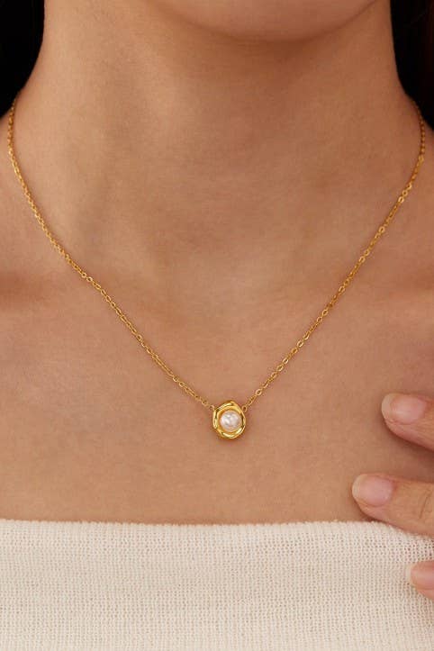 Dainty Pearl Necklace